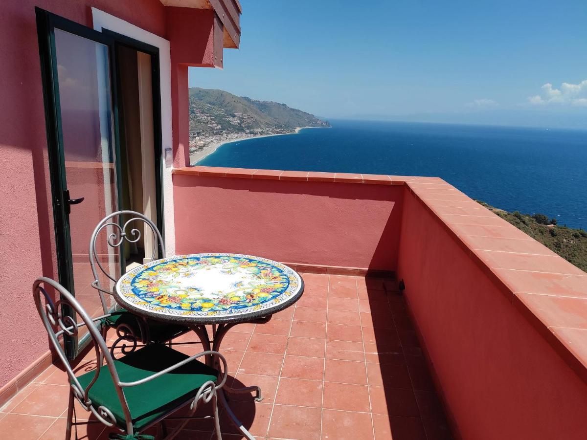 Hotel "La Pensione Svizzera" Taormina Eksteriør bilde