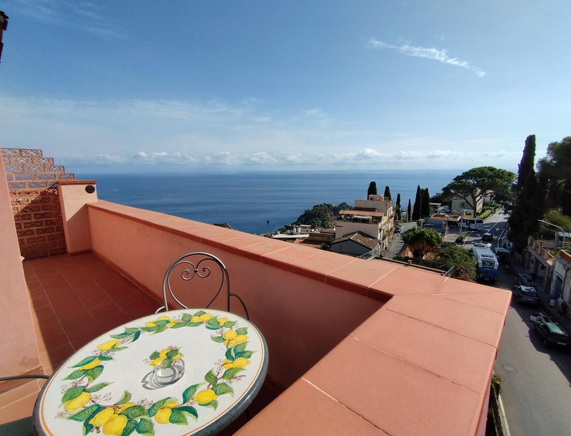 Hotel "La Pensione Svizzera" Taormina Eksteriør bilde
