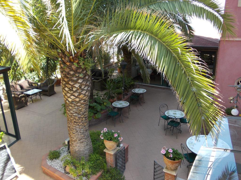 Hotel "La Pensione Svizzera" Taormina Eksteriør bilde