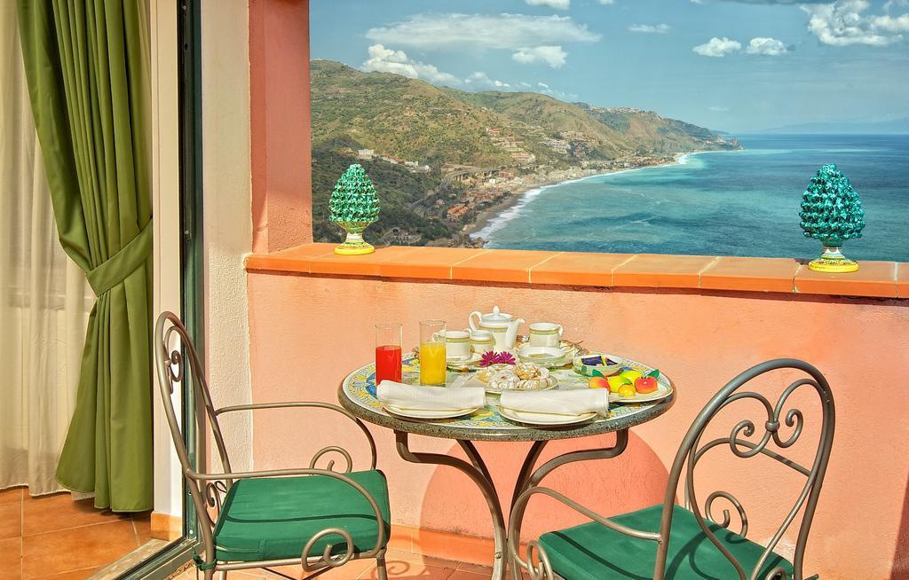 Hotel "La Pensione Svizzera" Taormina Eksteriør bilde