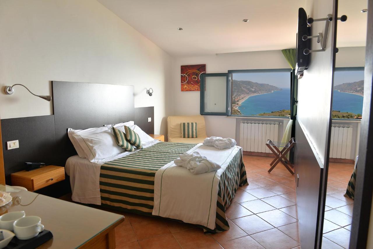 Hotel "La Pensione Svizzera" Taormina Eksteriør bilde